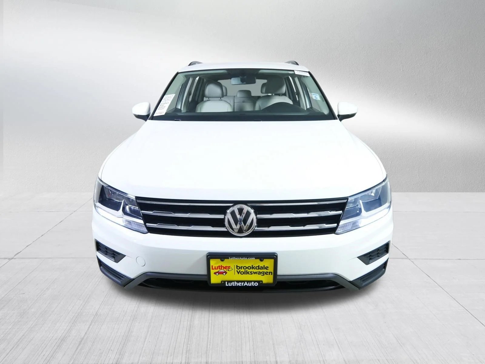 Used 2019 Volkswagen Tiguan SE with VIN 3VV2B7AXXKM025657 for sale in Brooklyn Center, Minnesota