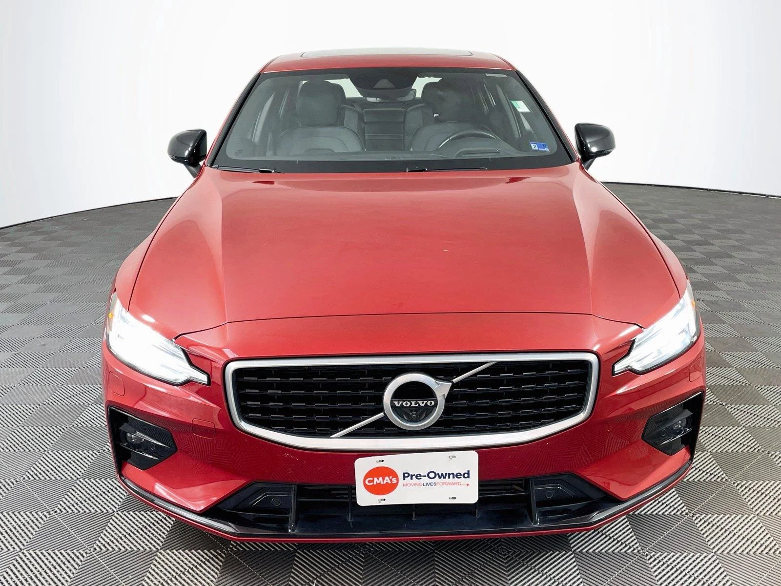 Used 2019 Fusion Red Metallic Volvo R-Design image 2