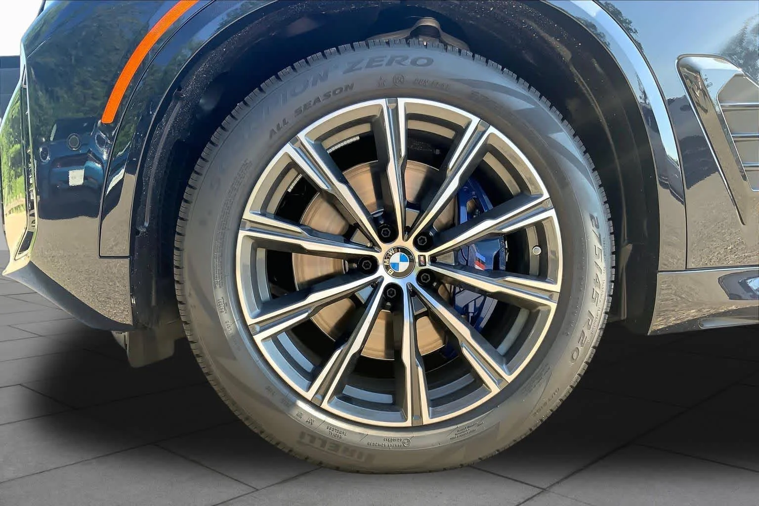 New 2026 Carbon Black Metallic BMW xDrive40i image 11