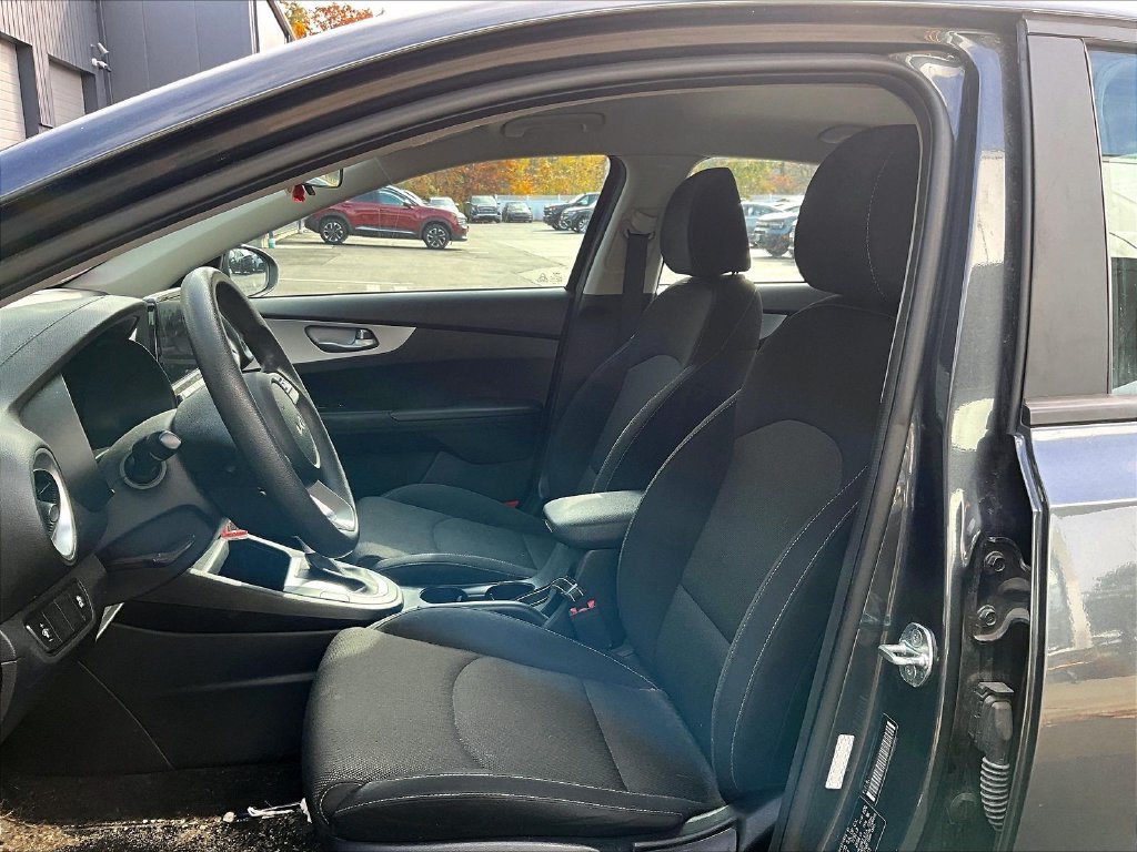 Used 2022 Gray Kia LXS image 7
