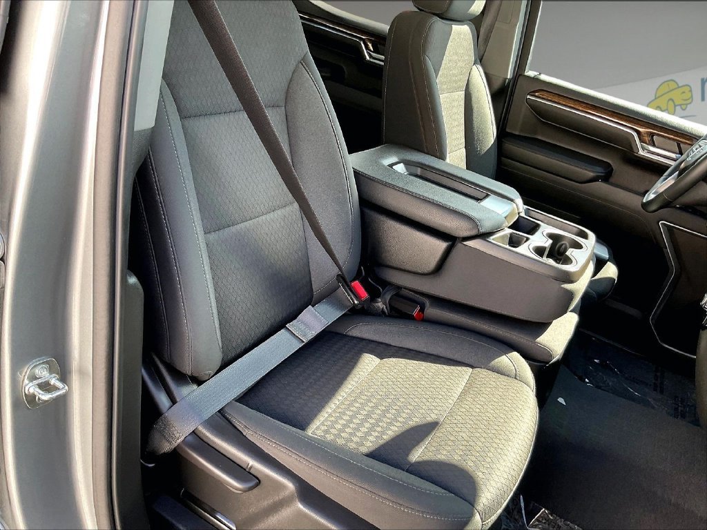Used 2023 Sterling Metallic GMC Elevation image 11