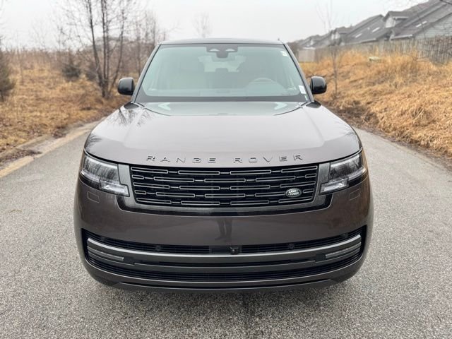 New 2026 Charente Grey Land Rover SE image 3