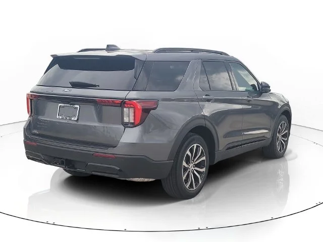 New 2027 Gray Metallic Ford ST-Line image 5