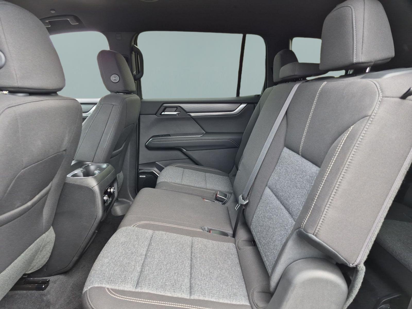 2025 GMC Acadia Elevation - Photo 25