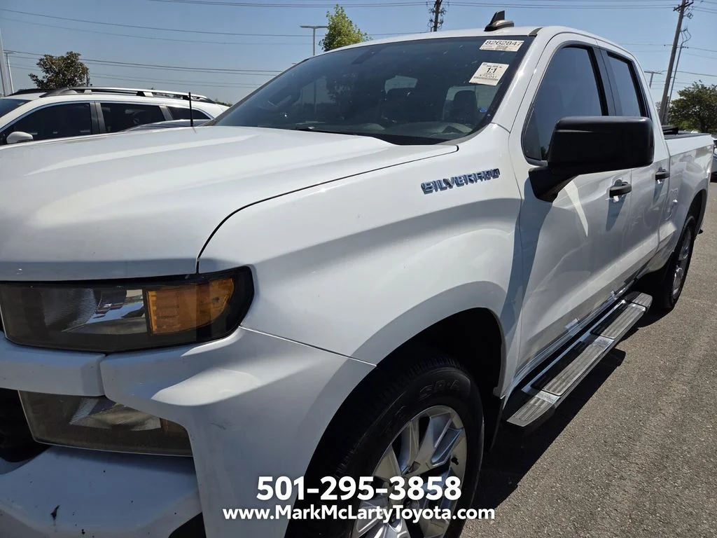 Used 2021 White Chevrolet Custom image 10
