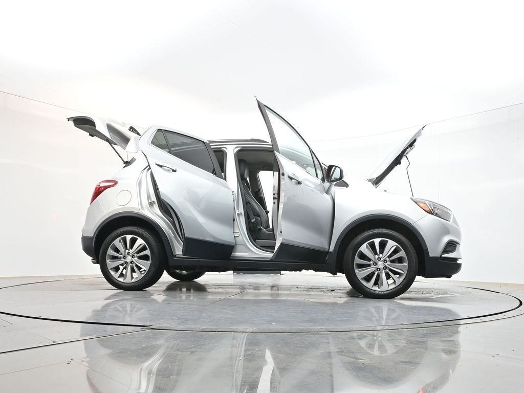 Used 2018 Silver Buick Preferred image 47