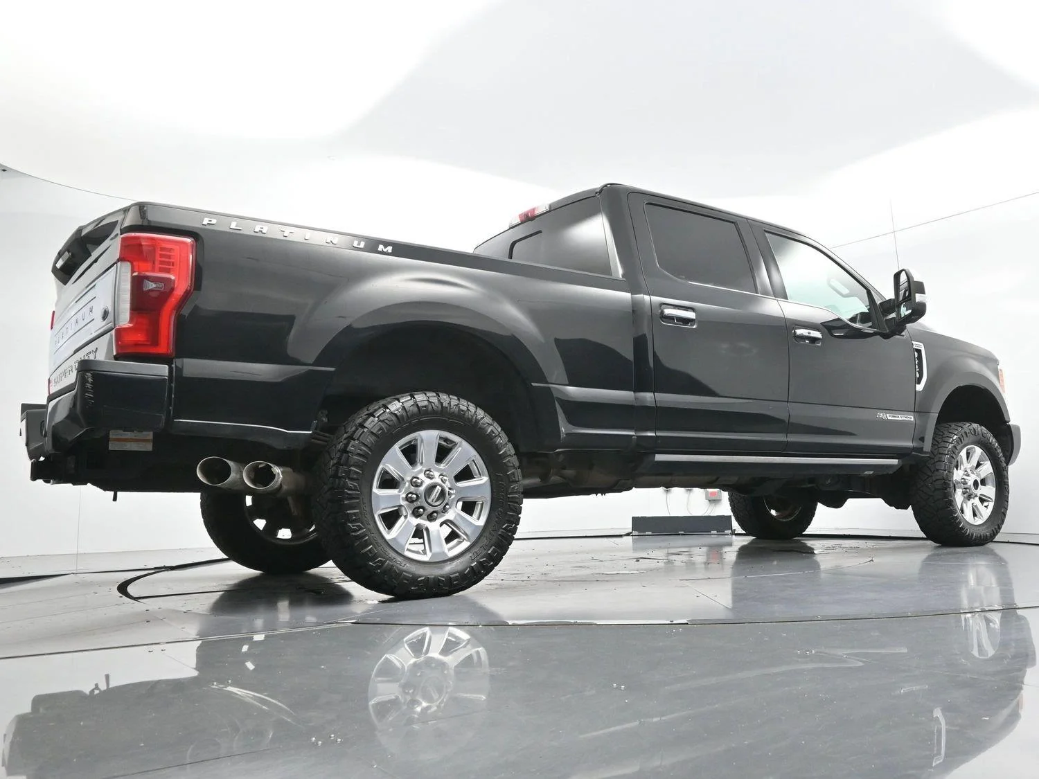 Used 2017 Shadow Black Ford Platinum image 53