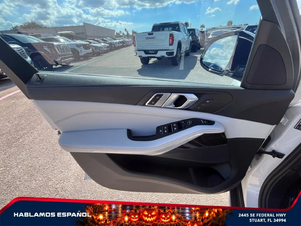 Used 2023 White BMW sDrive40i image 24
