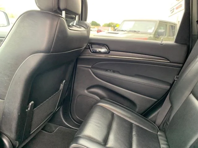 Used 2019 Silver Jeep Overland image 9
