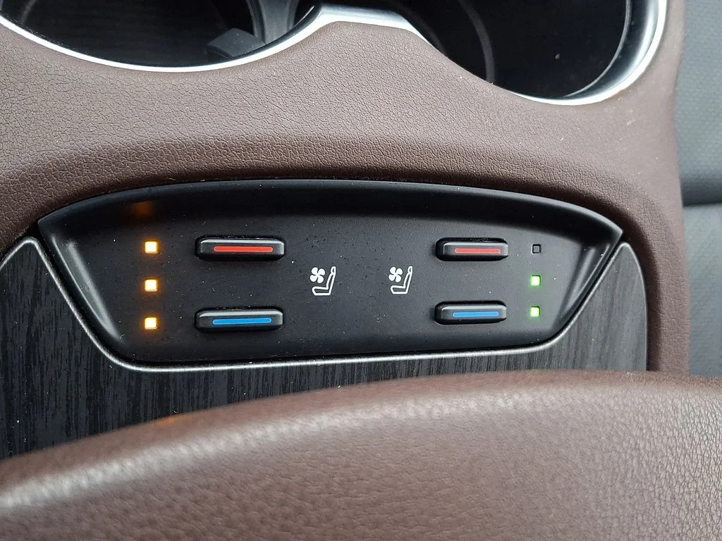 2024 Toyota Venza Limited - Photo 25