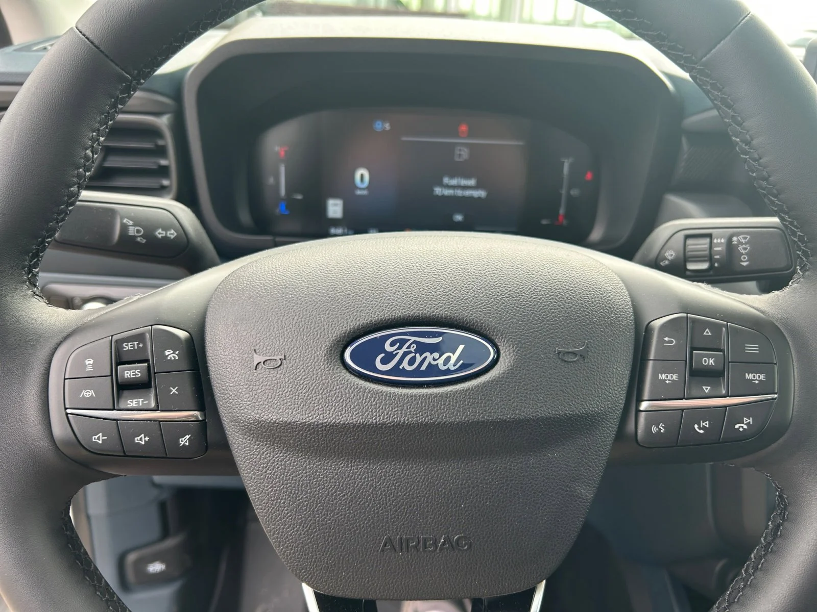 New 2025 Space White Metallic Ford Lariat image 23