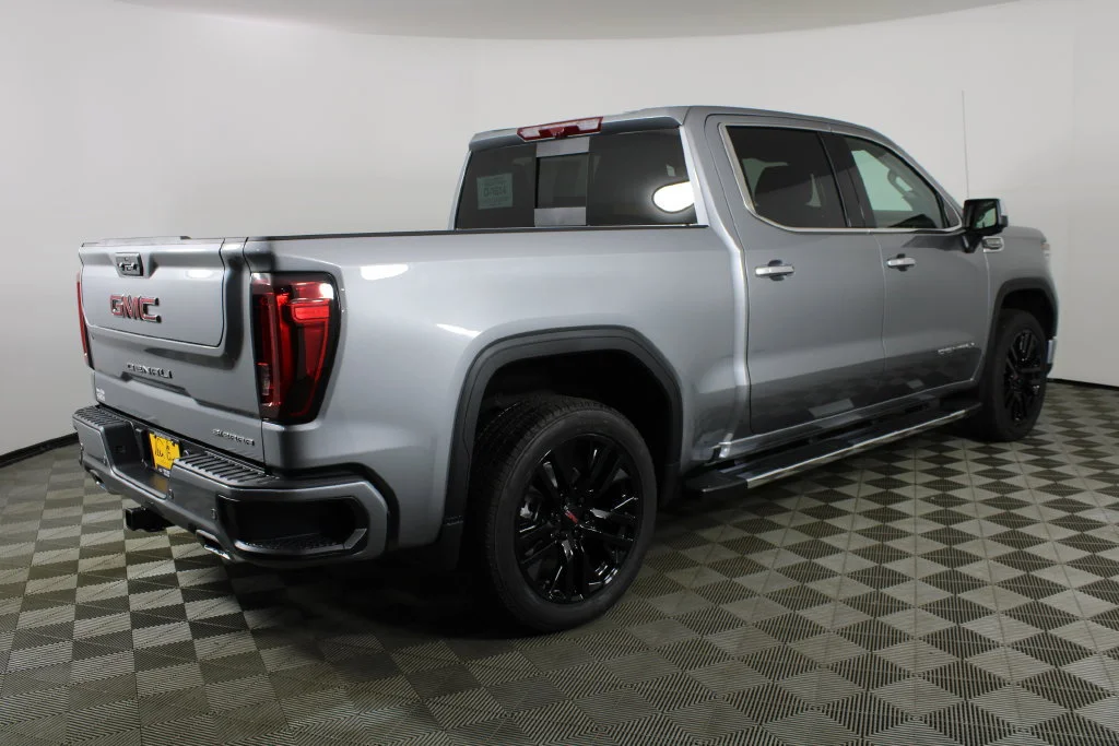 2026 GMC Sierra 1500 Denali - Photo 5