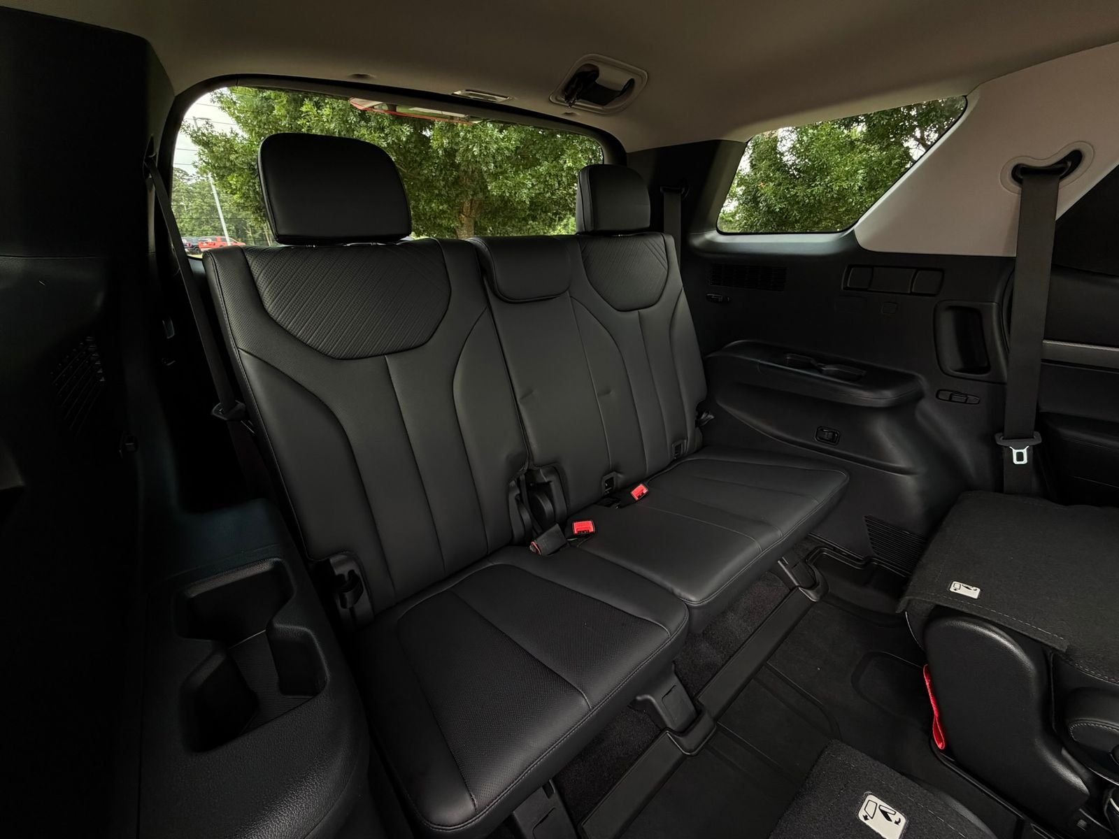 Used 2025 Abyss Black Pearl Hyundai XRT image 29