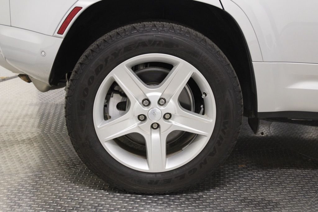 Used 2022  Land Rover XS Edition image 57