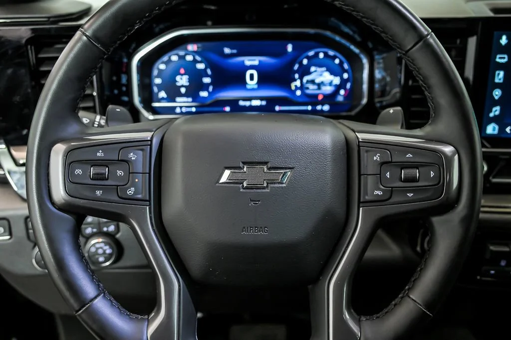 Used 2025 Black Chevrolet ZR2 image 22