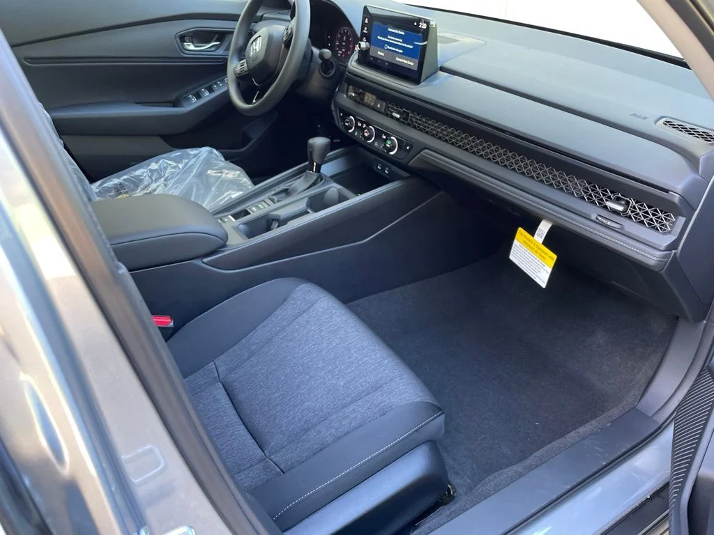 New 2026 Solar Silver Metallic Honda SE image 9