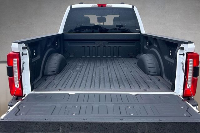 New 2026 Oxford White Ford XLT image 12
