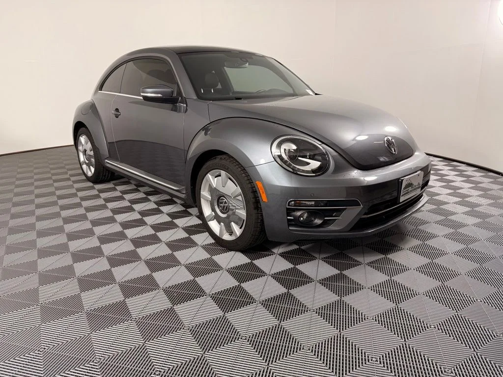 Used 2019 Gray Volkswagen 2.0T SE image 5