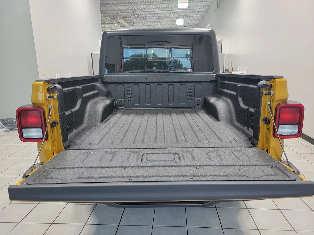 New 2026 Goldilocks (DISC) Jeep Sport S image 8