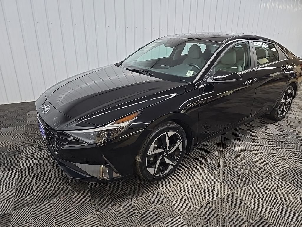 Used 2023 Black Hyundai Limited image 32