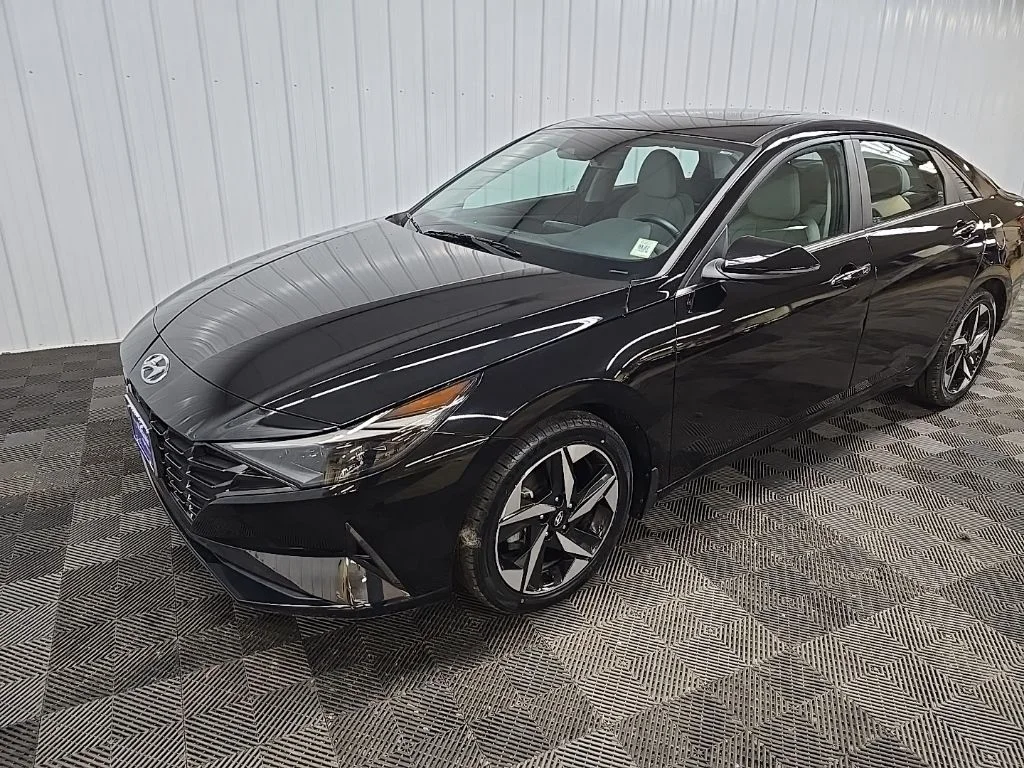 Used 2023 Black Hyundai Limited image 32