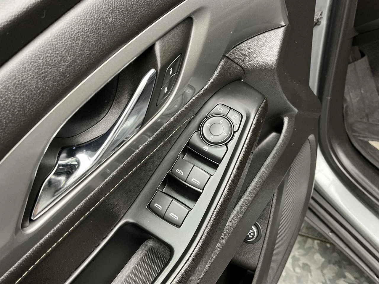 Certified Used 2023 Sterling Gray Metallic Chevrolet LT Leather image 7