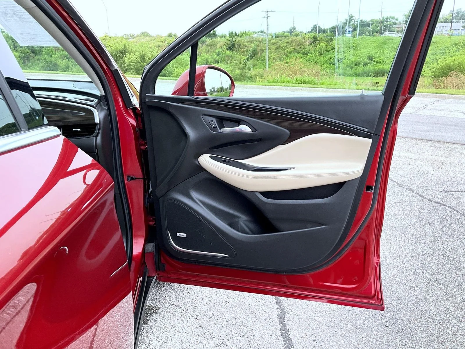 Used 2019 Red Buick Premium I image 16