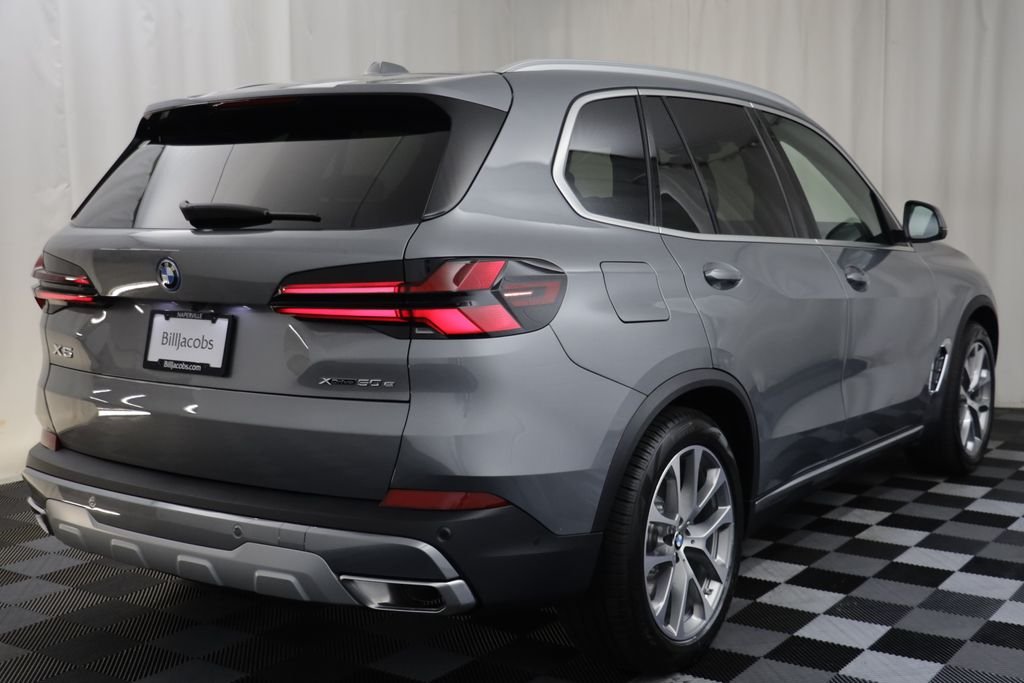 New 2026 Skyscraper Grey Metallic BMW xDrive50e image 18