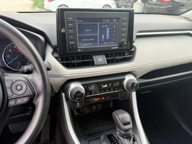 Used 2021  Toyota XLE image 15