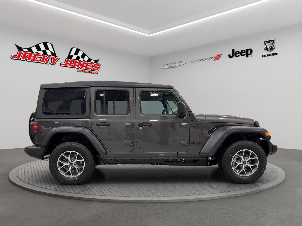 New 2026 Granite Crystal Metallic Clearcoat Jeep Sport S image 11