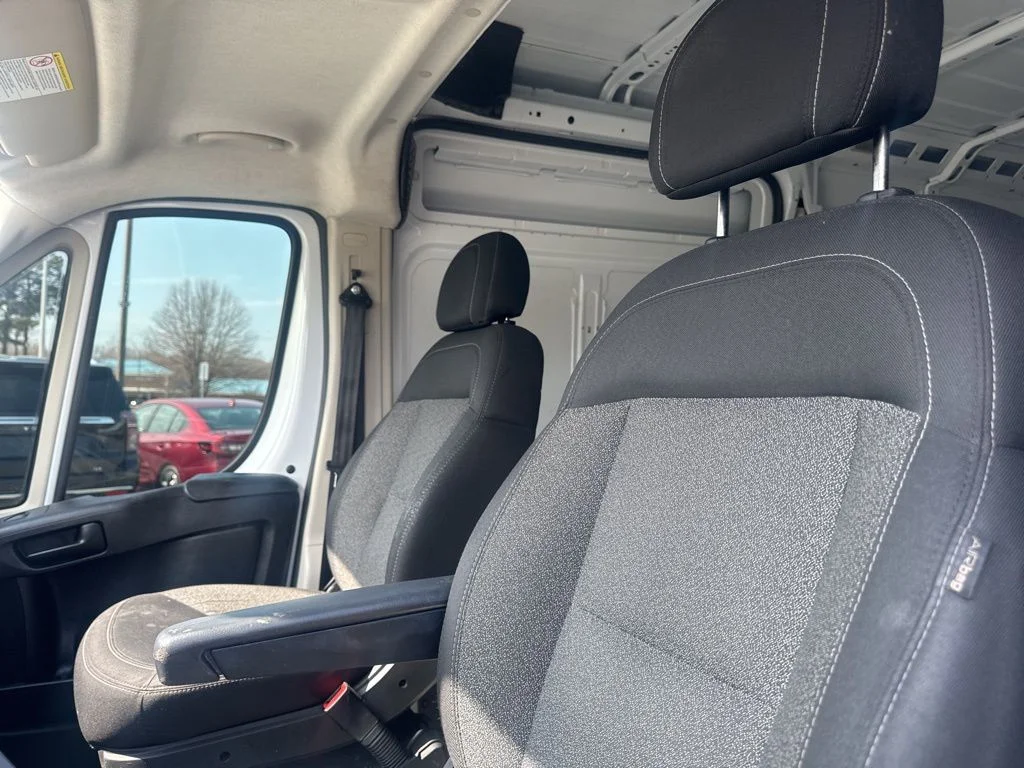 Used 2019 White Ram Base image 15