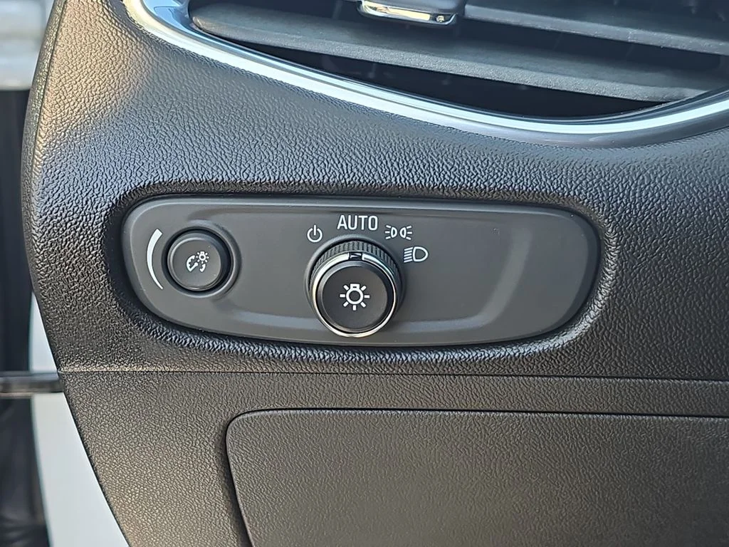 Used 2017 Beige Chevrolet Hybrid image 28