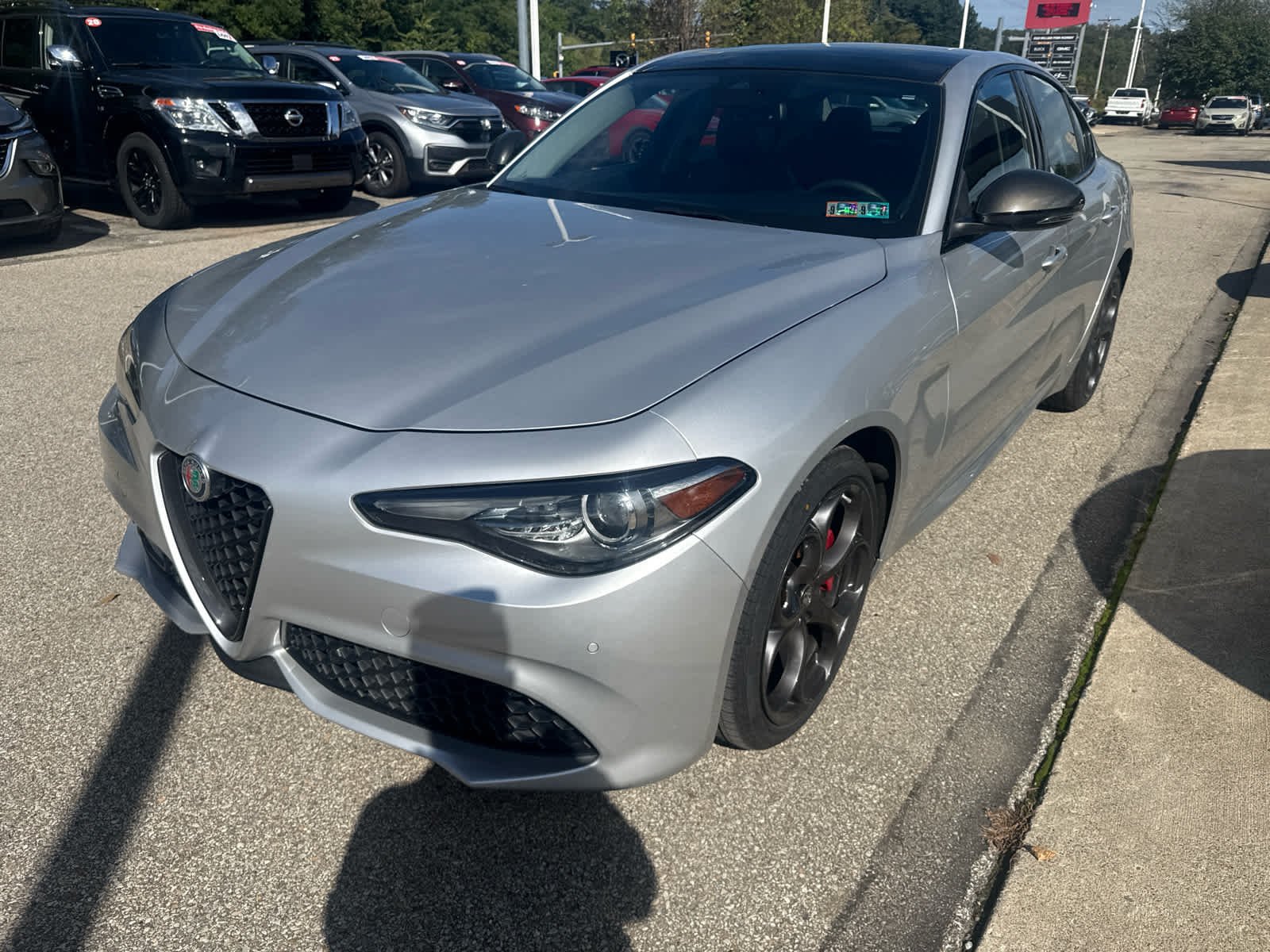 Used 2019  Alfa Romeo Ti image 3