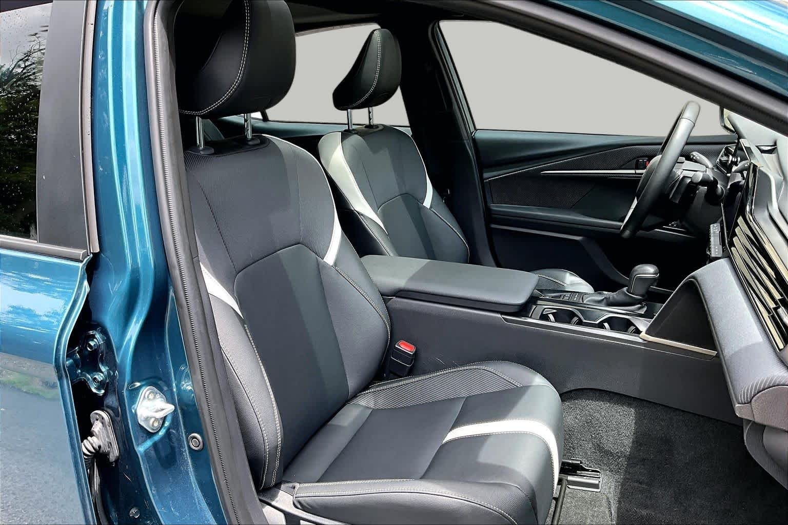 Used 2025 Ocean Gem Toyota SE image 9