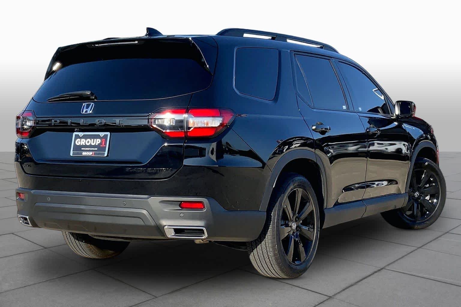 Used 2025 Crystal Black Pearl Honda Black Edition image 13
