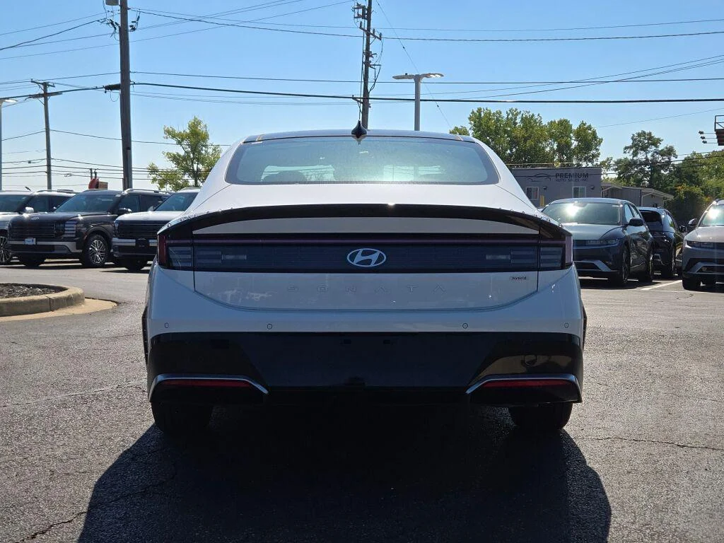 2025 Hyundai Sonata Hybrid Limited - Photo 14