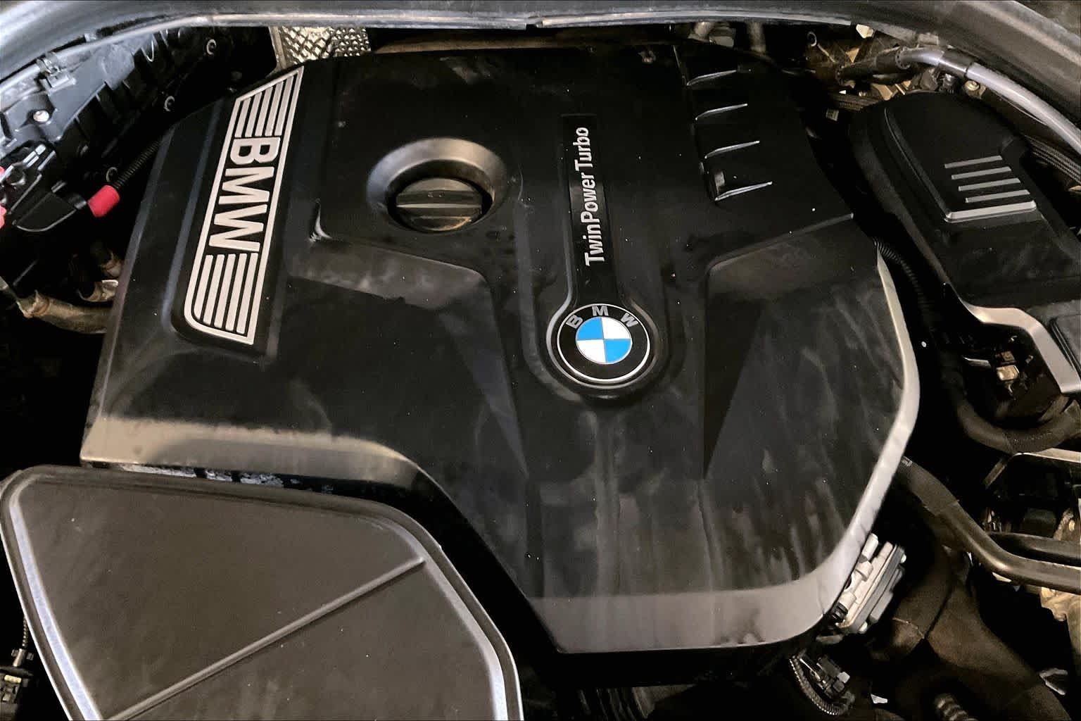 Used 2018 Dark Graphite Metallic BMW xDrive30i image 29