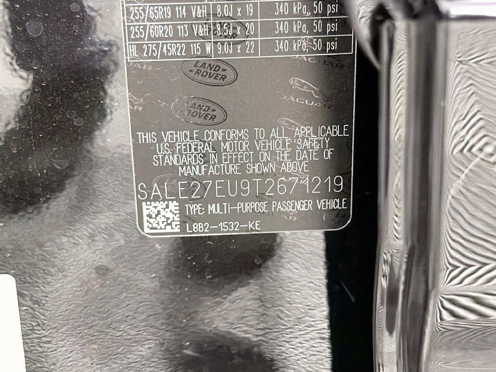 New 2026 Santorini Black Land Rover X-Dynamic SE image 35