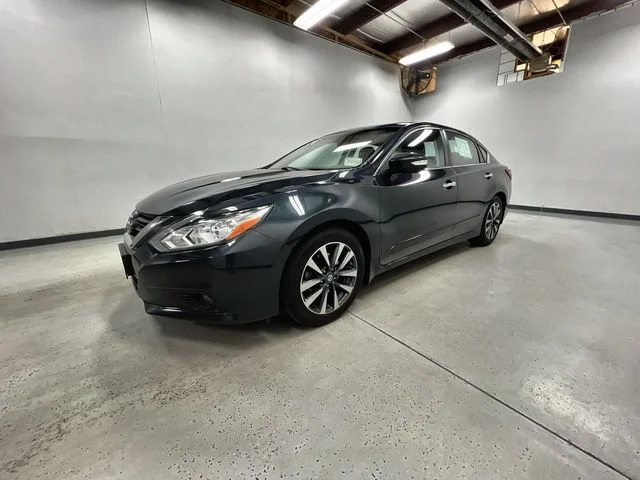 2016 Nissan Altima 2.5 SV's photo