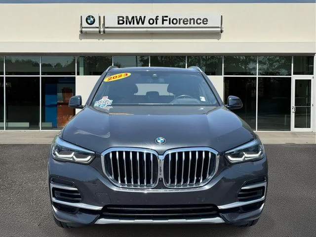 Used 2023 Gray BMW sDrive40i image 2