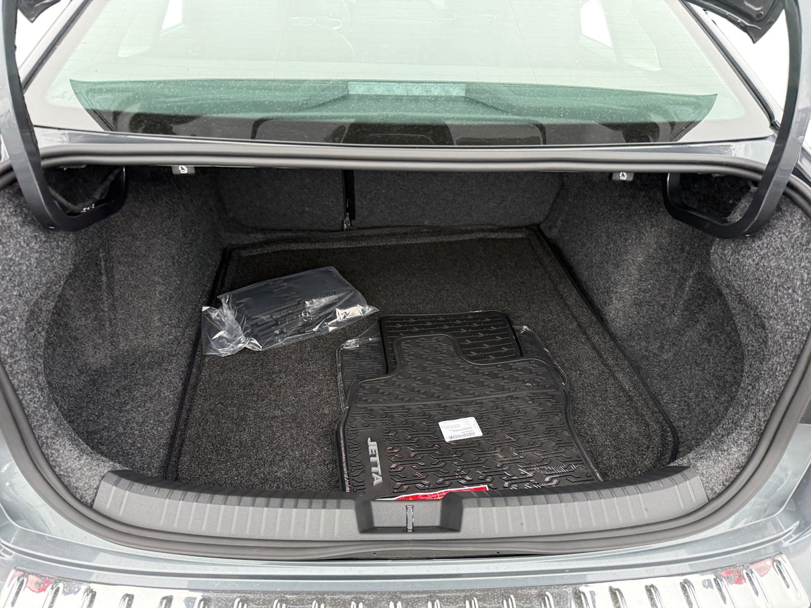 New 2027 Gray Volkswagen SEL image 17
