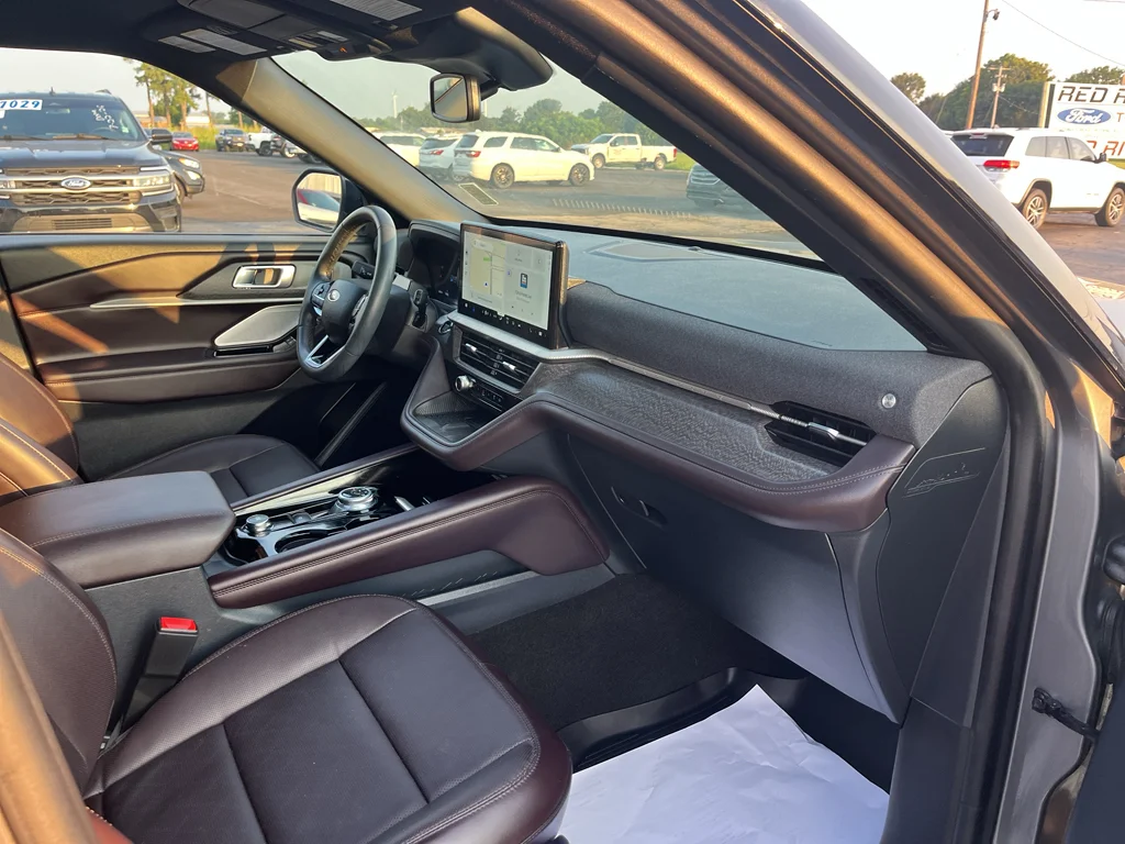 Used 2025 Carbonized Gray Metallic Ford Platinum image 14