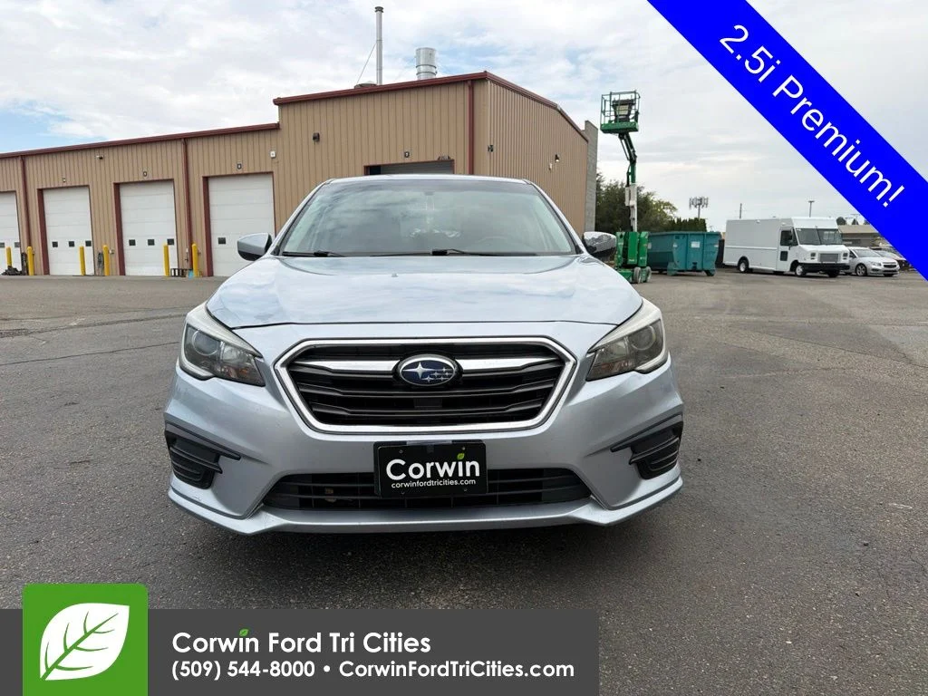 Used 2018 Ice Silver Metallic Subaru 2.5i image 3