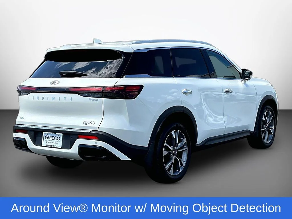 Used 2023 White INFINITI LUXE image 7