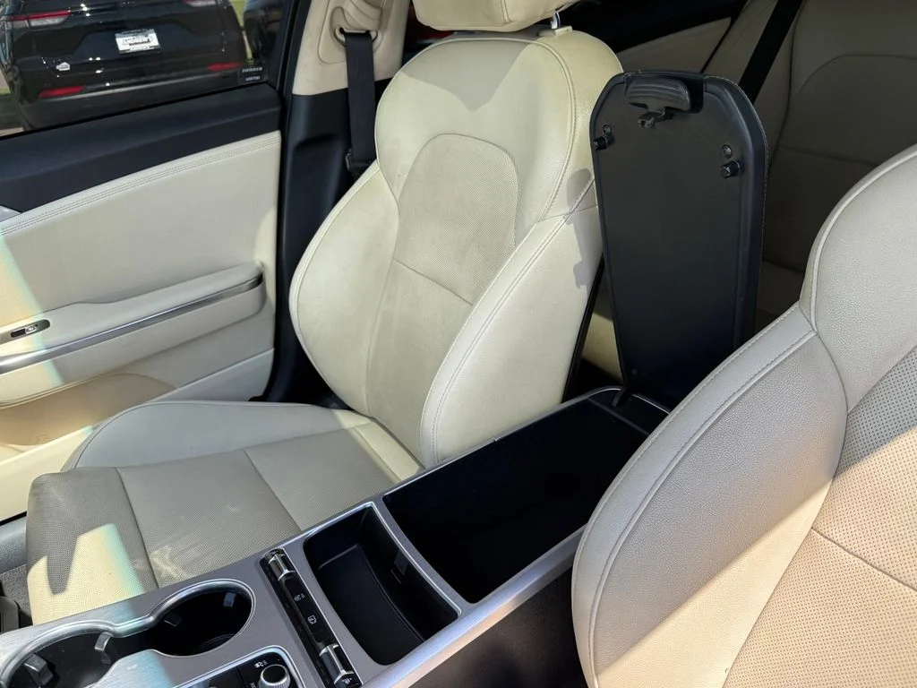 Used 2022 Ascot Green Kia GT1 image 34