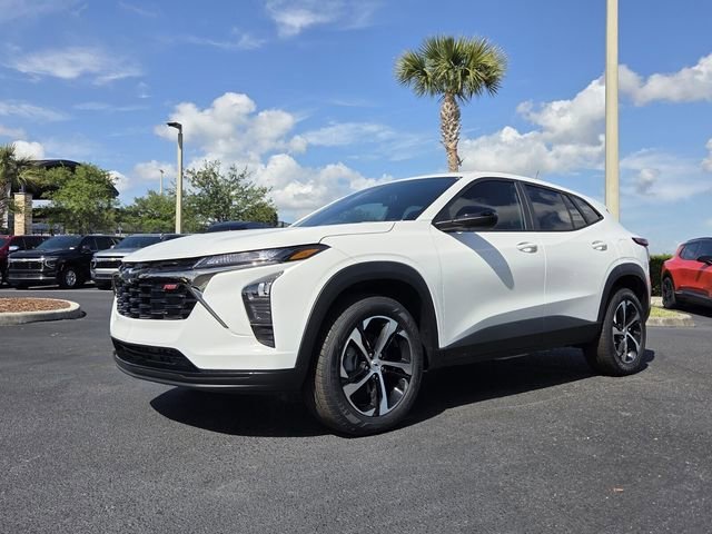 New 2026 Summit White Chevrolet 1RS image 2