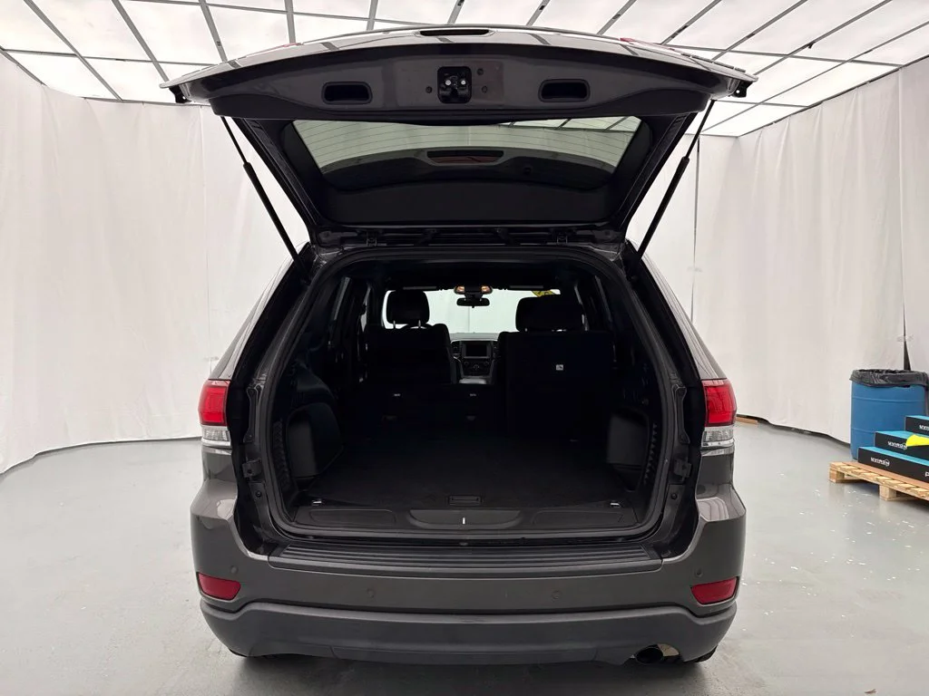 2021 Jeep Grand Cherokee LAREDO E SUV Slide 8