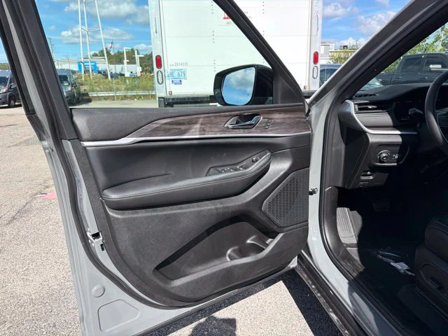 New 2027 Gray Jeep Limited image 11