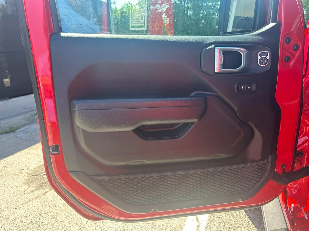 Used 2024 Red Jeep Sport S image 33