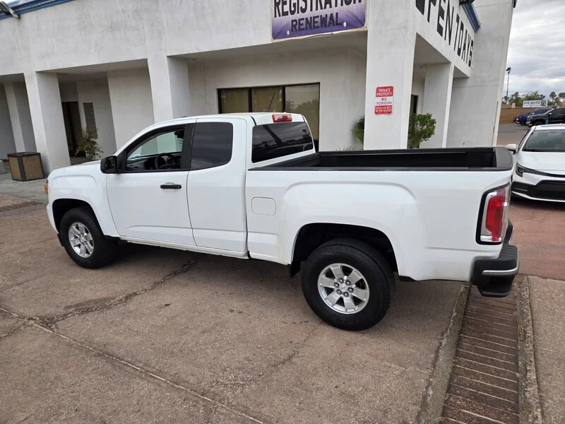 Used 2016 Summit White GMC 2WD image 3